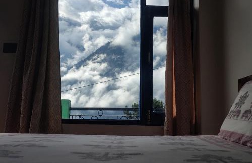 Rekong Peo House | Whistling Pines Homestay