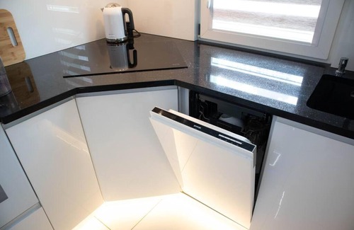 Brzeziny House | White apartment center