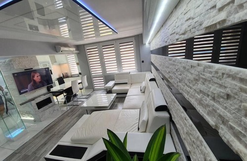 Brzeziny House | White apartment center