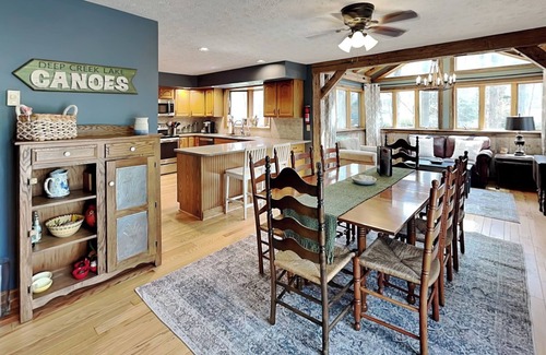 Blakeslee House | White Horse Lodge | Hot Tub, Fire Pit, Boat Slip