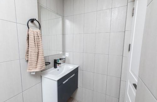 Dilijan Apartment | white house