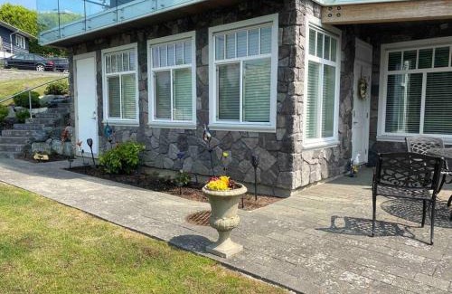 White Rock House | White Rock Beach getaway