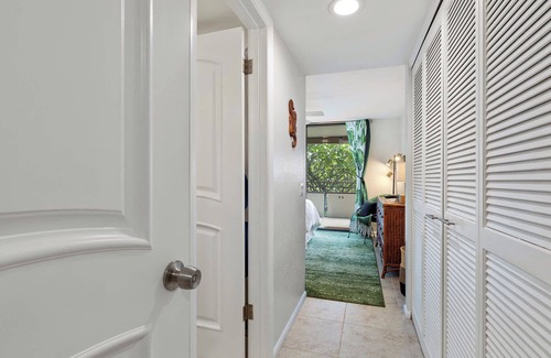 Kahaluu Bay Condo | White Sands Village Oceanfront