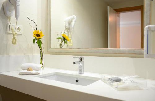 Sant Jordi de Ses Salines Apartment | White Suites Ibiza