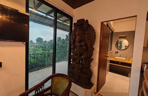 Pali Bed & Breakfast | WhiteMist by Shellters