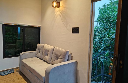 Pali Bed & Breakfast | WhiteMist by Shellters