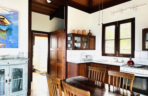 Brewers Bay Cottage | Whole cottage @ Botanica, with ideal location mid-way to beaches and town