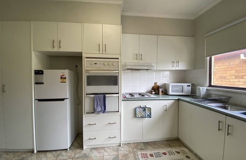 Stawell House | Whole House Rental with 4QB & 2SB - Close to Grampians National Park/Halls Gap