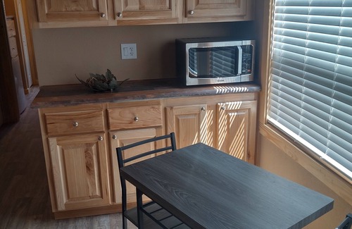 Coleman Cabin | Wi-Fi on site Quiet Country Setting. 2 bedroom,