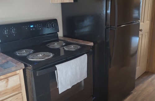 Coleman Cabin | Wi-Fi on site Quiet Country Setting. 2 bedroom,