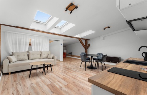 Wesoła Zachod Apartment | Wielopole Old Town Apartment #A