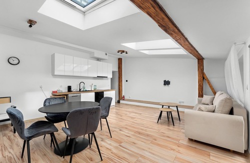 Wesoła Zachod Apartment | Wielopole Old Town Apartment #A