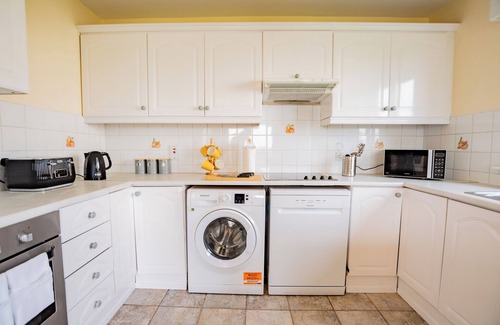 Roscoe House | Wild Atlantic Way Retreat by Shortstays