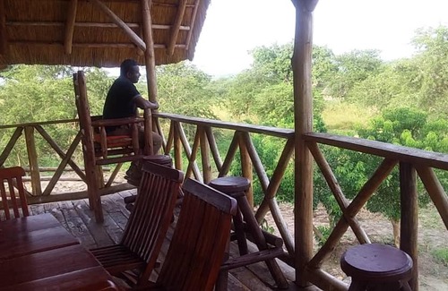 Pakwach Hotel | WILD PALACE SAFARI LODGE