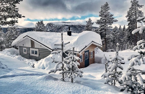 Kvikkjokk House | Wilderness Chalet under Northern Lights-At Gates of Sarek National Park!