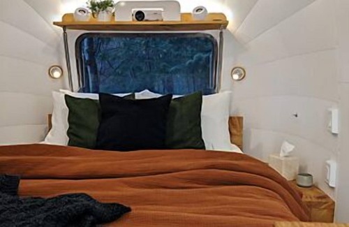 Bowen Island Bed & Breakfast | Wildernest Mountainside Airstream Getaway