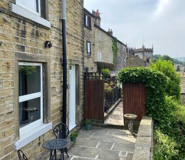 Hepworth House | Willden Cottage