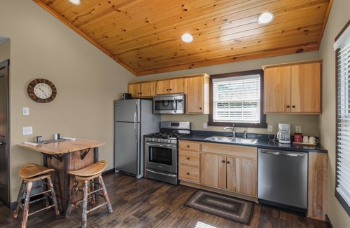 Millersburg Cottage | Willow Cottage at Hillside Hideaways-Catch and Release Fishing