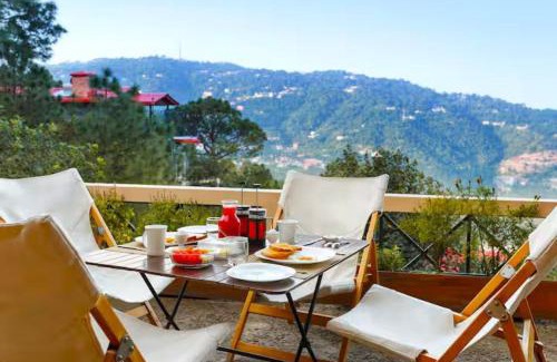 Kasauli Villa | Wind Chimes by 'V Are Family' - Valley Views, BBQ, Patio - Serviced Villa!