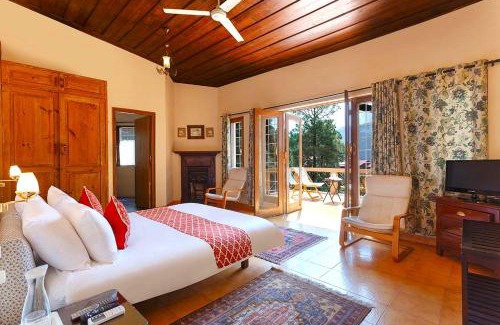 Kasauli Villa | Wind Chimes by 'V Are Family' - Valley Views, BBQ, Patio - Serviced Villa!