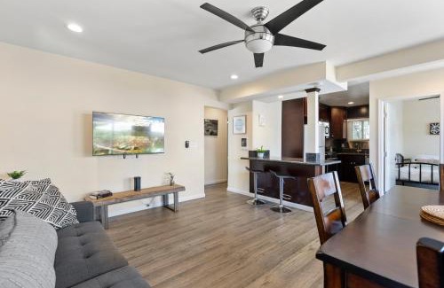 Beach Barber Tract House | Windansea Coastal Haven - Steps to Beach