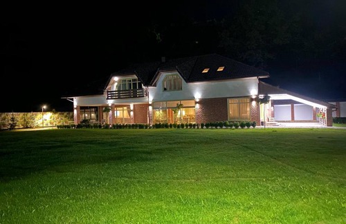 Serednye Hotel | WineGarden