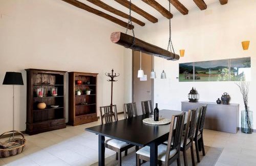 La Torre de Claramunt Apartment | Winery apartment for two with private terrace