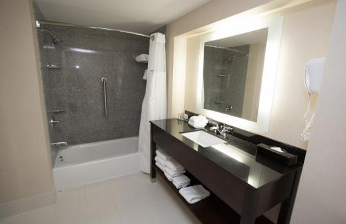 Bismarck Hotel | Wingate by Wyndham - Bismarck