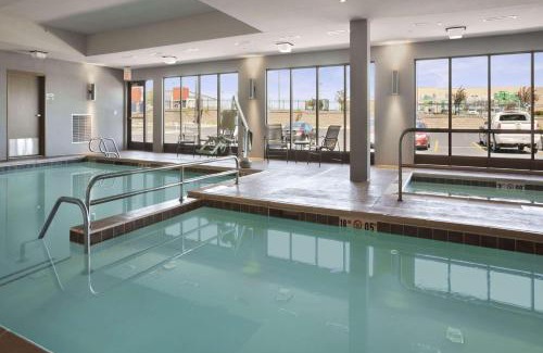 Bismarck Hotel | Wingate by Wyndham - Bismarck