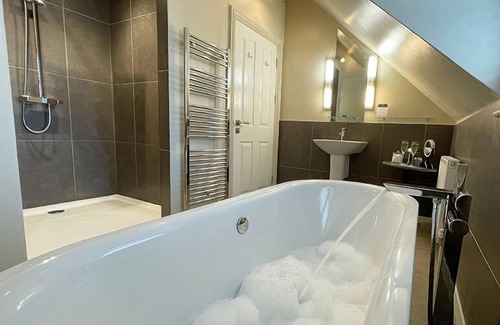 Alfriston Hotel | Wingrove House