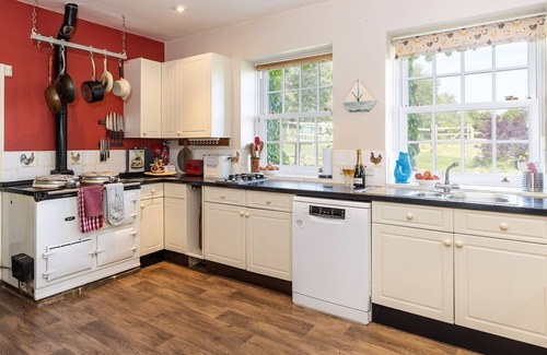 Elkstone Cottage | Winstone Glebe House - sleeps 12 guests in 6 bedrooms