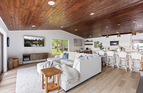 Cushing Cabin | Winter Getaway that won't disappoint + Game Room