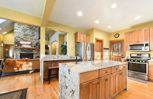 Swanton House | Wisp'd Away-Lakefront*DOCK*on 3+acres