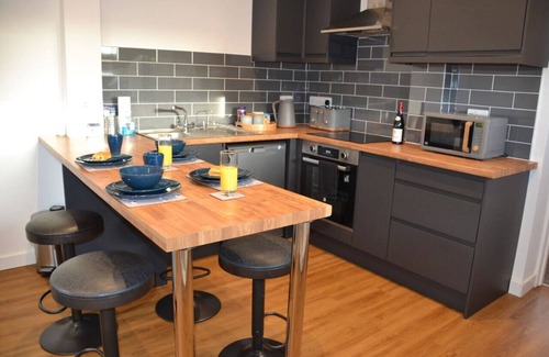 Salisbury House | Wisteria 2 bed House – Stayseekers