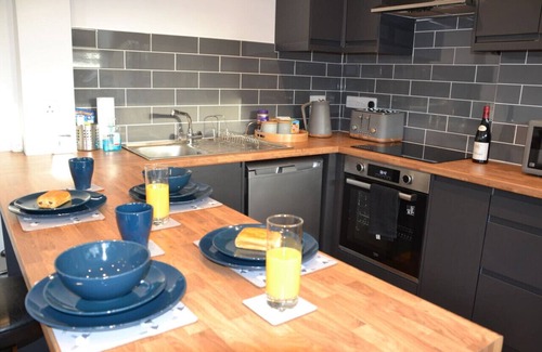 Salisbury House | Wisteria 2 bed House – Stayseekers