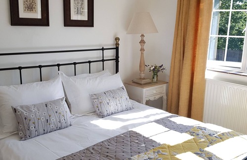 Cranfield Bed & Breakfast | Wisteria Haze