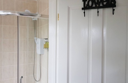 Cranfield Bed & Breakfast | Wisteria Haze