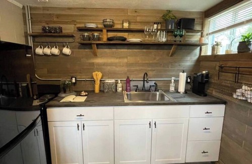 North Upper Street House | Witches Cottage - Downtown LEX