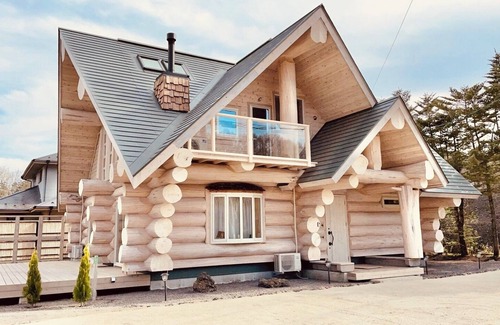Kitasaku-gun Villa | With a wood stove and sauna! Just a 7-minute drive (5 km) to the outlet.