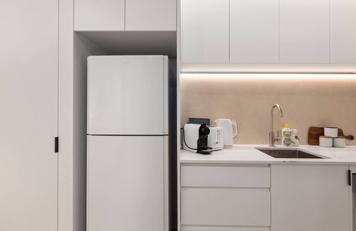 Te Aro Apartment | WLG CBD 1BR - Luxe Hyde Lane Stay with Amenities