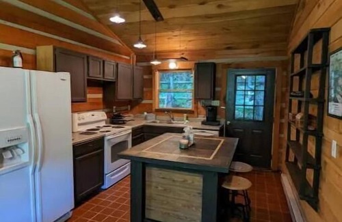 Sylva Cabin | WNC Cabin: Perfect family basecamp or getaway!nn