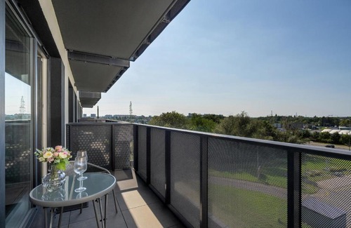 Stare Miasto District Apartment | Wojciechowskiego Apartment with Parking by Noclegi Renters