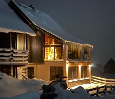 Virak Apartment | Wolf pit