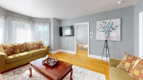Wolfville Apartment | Wolfville Central 4 Family Suite with Style