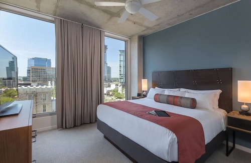 Downtown Austin Hotel | Wonderful 1BD Suite in Downtown Austin!