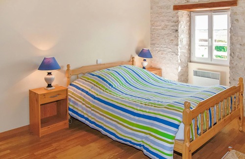 Saint-Hilaire-de-Villefranche House | Wonderful accommodation in century-old building in the countryside.