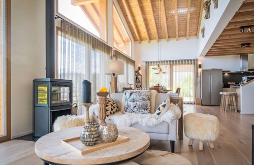 Chamoson House | Wonderful private villa for 10 people with WIFI, TV, terrace, pets allowed and panoramic view