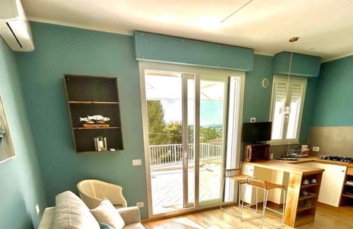 Villaggio Taunus Apartment | Wonderful mono with sea view terrace