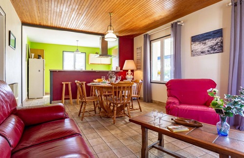 Saint-Germain-sur-Ay House | Wonderful private villa for 4 people with WIFI, TV, terrace and pets allowed