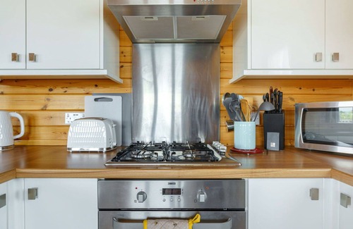 Kinross House | Wonderful private villa for 6 people with WIFI, TV, balcony and pets allowed